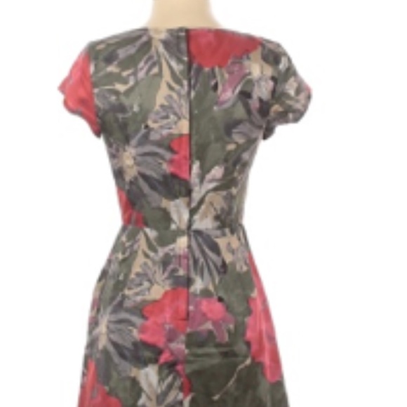 Banana Republic- Mad Men-inspired Floral Dress (Size 2) - Picture 2 of 3